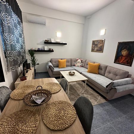 Apartment Near The Centre Of Tirana Exterior photo