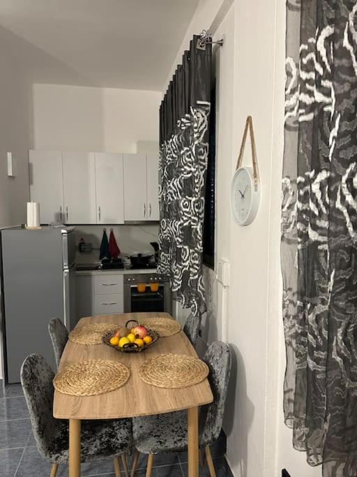 Apartment Near The Centre Of Tirana Exterior photo
